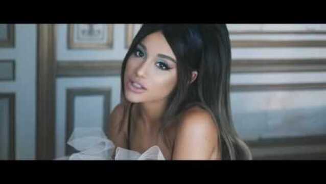 Ariana Grande新单《boyfriend》MV首播