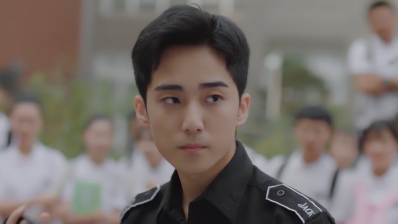 小欢喜:季杨杨开豪车闯进学校,方一凡为黄芷陶大打出手