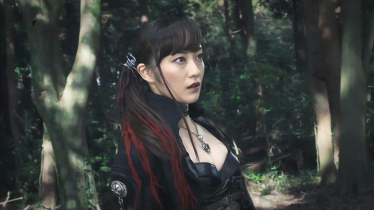 牙狼魔戒烈传时间停止进入异空间的女魔戒法师烈花登场了