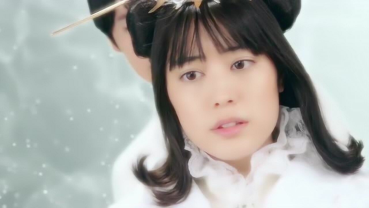 天照女王被注射傀儡毒,一发力竟把两个奥特曼直接震开了,太强大