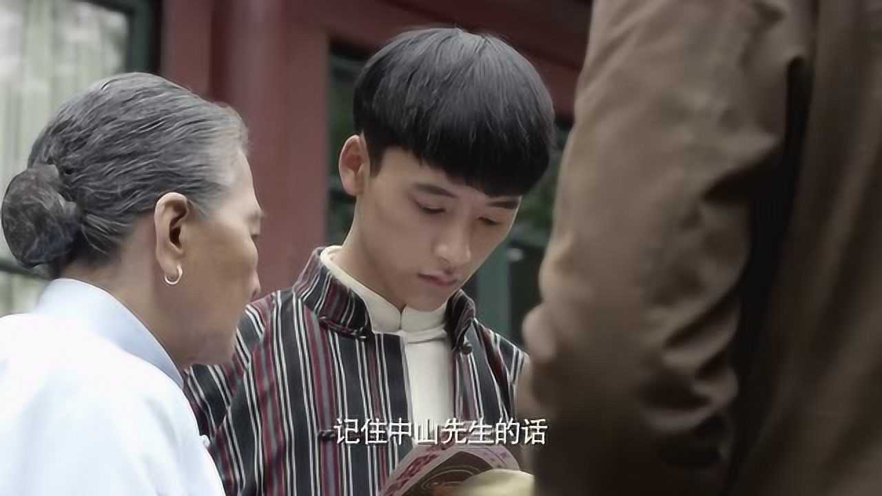 海棠依旧:周总理赠语尔辉,言辞透漏出尔辉父亲,来头这么大?