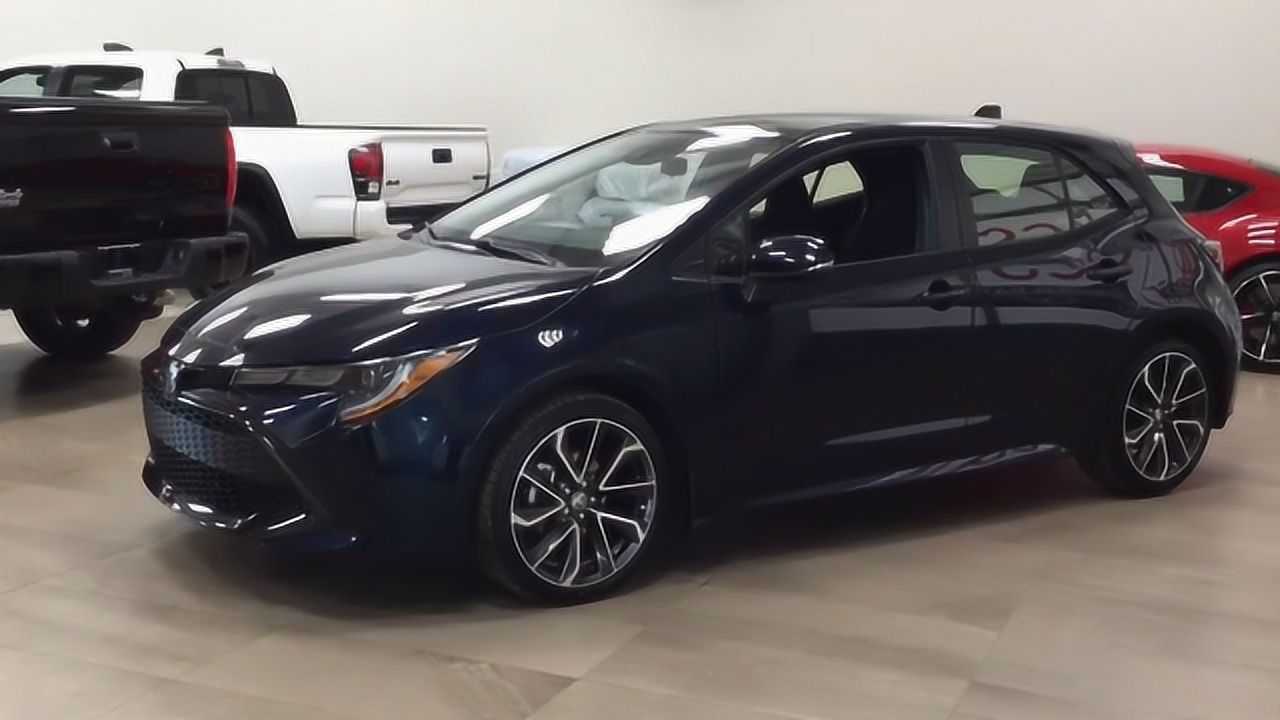 2020款丰田卡罗拉到店这个黑色版很稳重啊