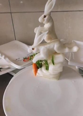 食雕小盘头,简易兔子,雕刻胡萝卜有点难度