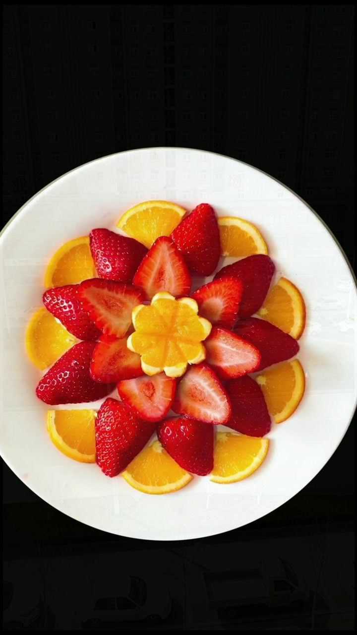 水果拼盘创意简单易学好看,花式水果拼盘切法,草莓橙子拼盘