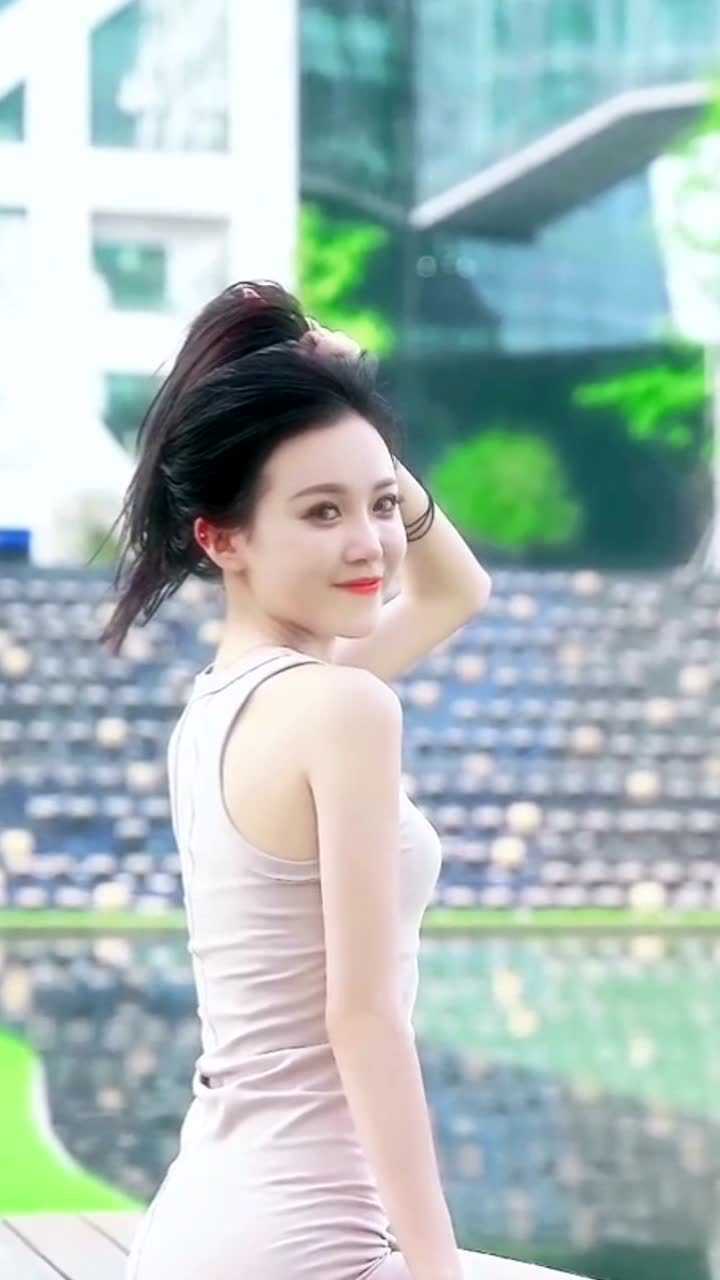 回眸一笑秋波起