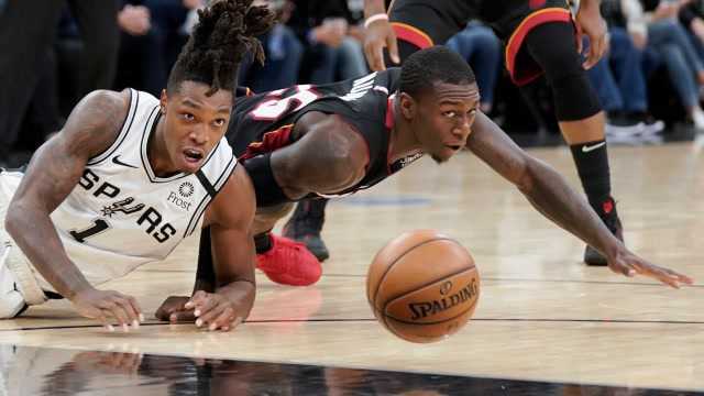 囧囧nba:场下的观众小心了 盘点nba那些无厘头的界外球(上)