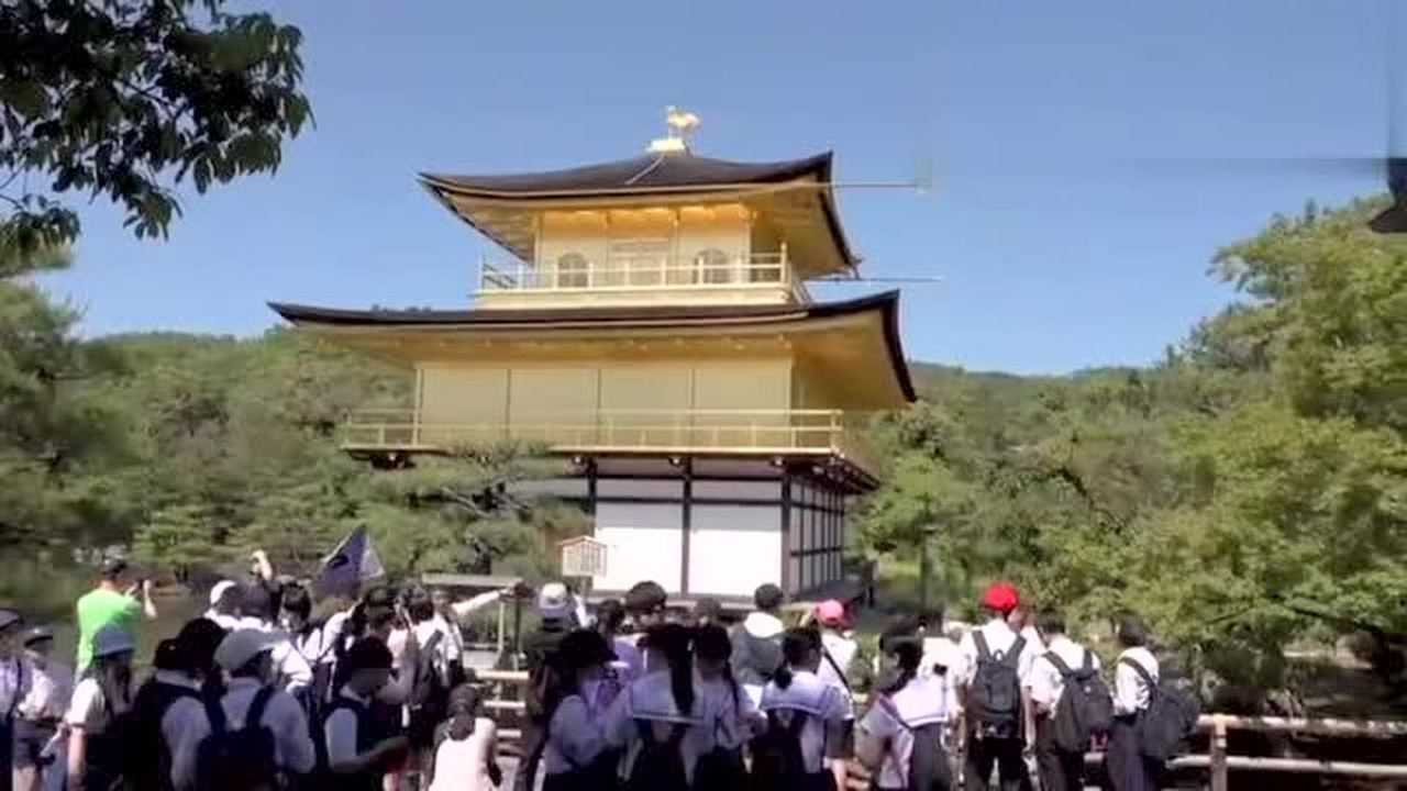 金阁寺因为太美被僧侣林养贤一把火烧了