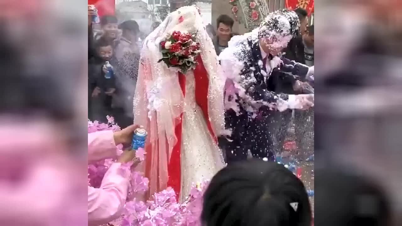 婚闹过火惹恼新娘新郎举动太爷们了