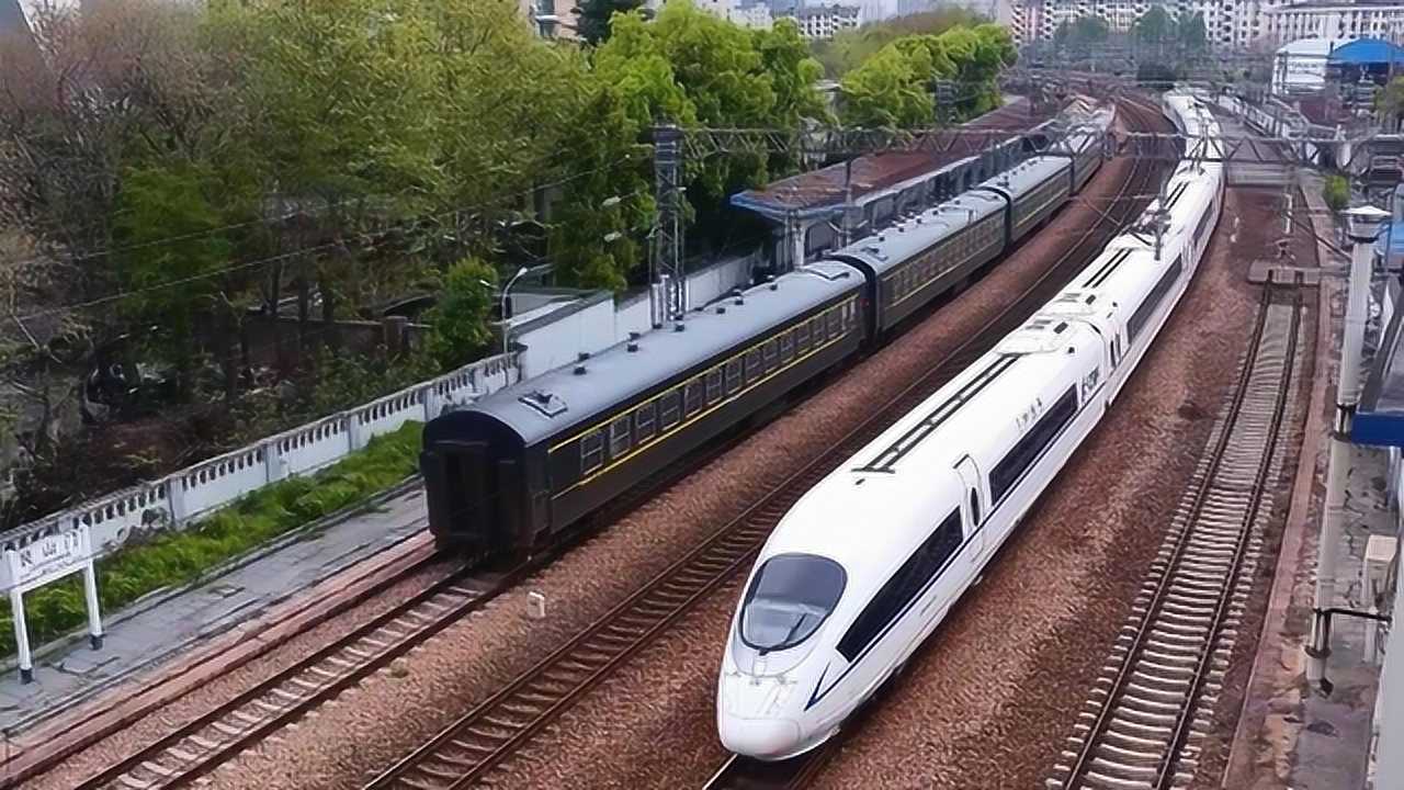 绿皮火车又遇高铁动车!8505次在杭州艮山门站与g1890次会车