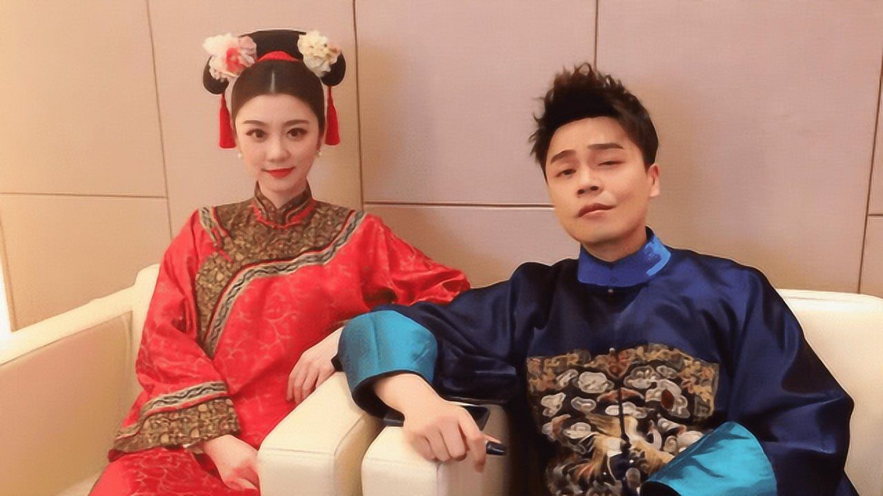 王牌女郎费费有颜值有身材为何要在节目中打杂