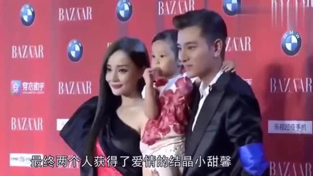 李小璐微博背景换成和贾乃亮的浪漫结婚照!二人真的和好了?