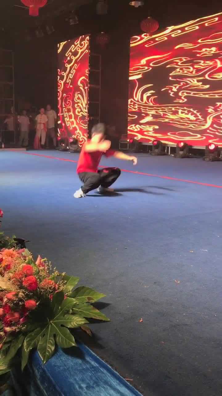 这组醉拳动作练的还可以