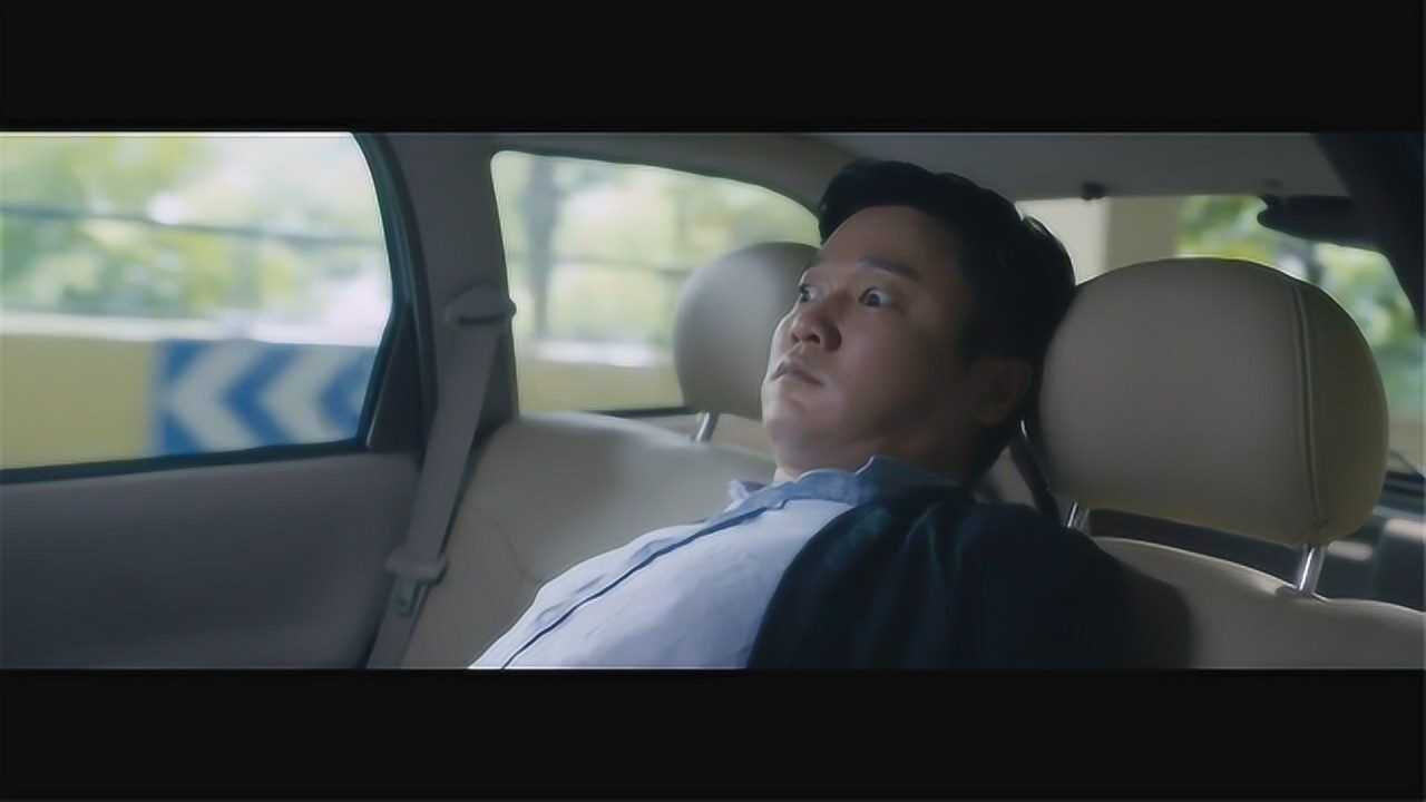 情圣笑星云集的国产喜剧肖央被困车上无奈下练成用脚倒开车神技