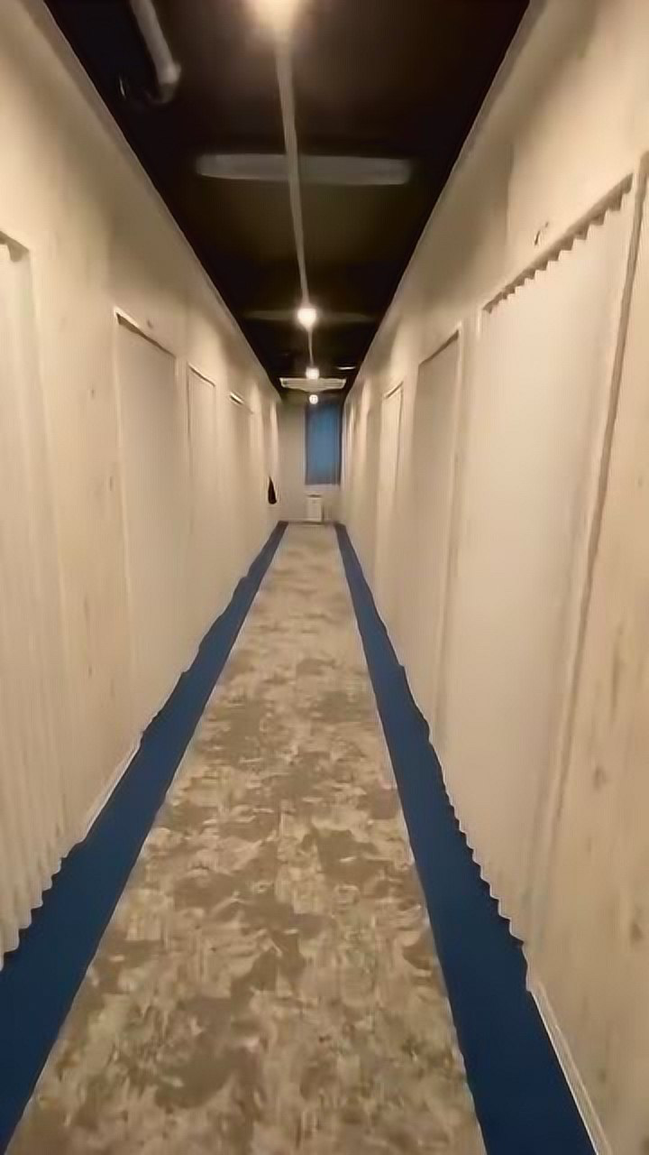 世界之大无奇不有日本的胶囊旅馆真是名副其实狭小空间增加安全感