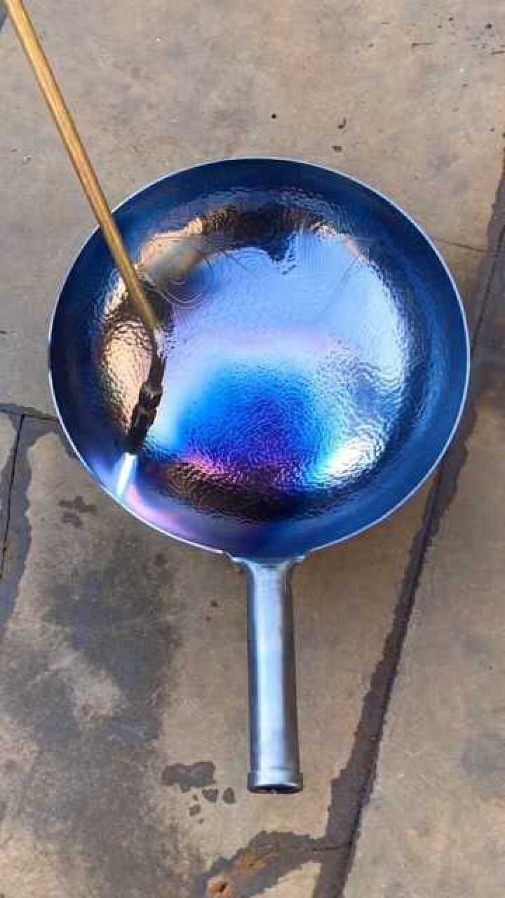 高温烧烤过的铁锅,防锈还不粘锅,多烤几遍效果更好