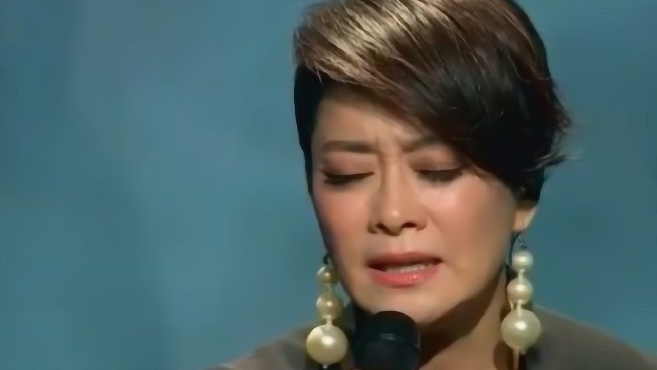 毛阿敏唱《琅琊榜》主题曲,台下胡歌听的很感动,经典就是经典!