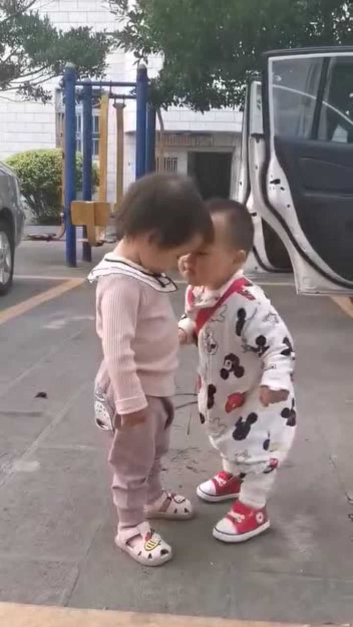 这小子上了幼儿园，不知道有多少，女同学的初吻被他夺走_高清