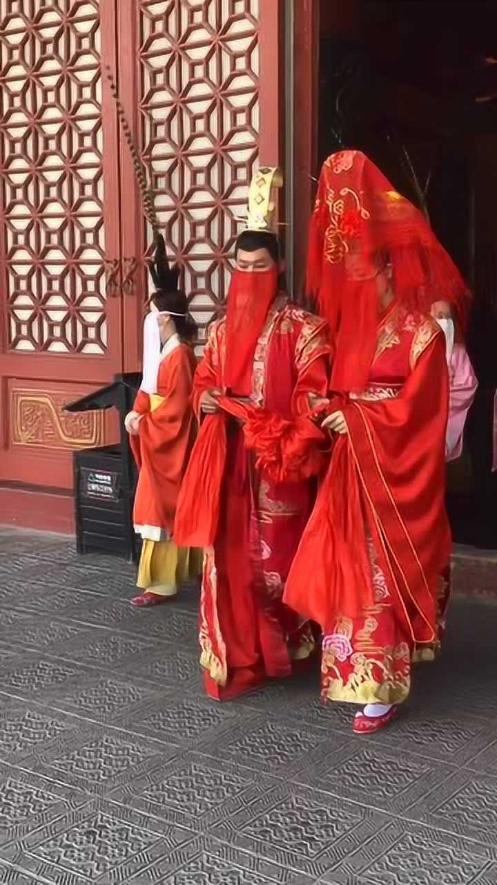 古代皇上结婚,这排面就是大呀,妃子多的数不过来!_高清1080P在线观看平台_腾讯视频