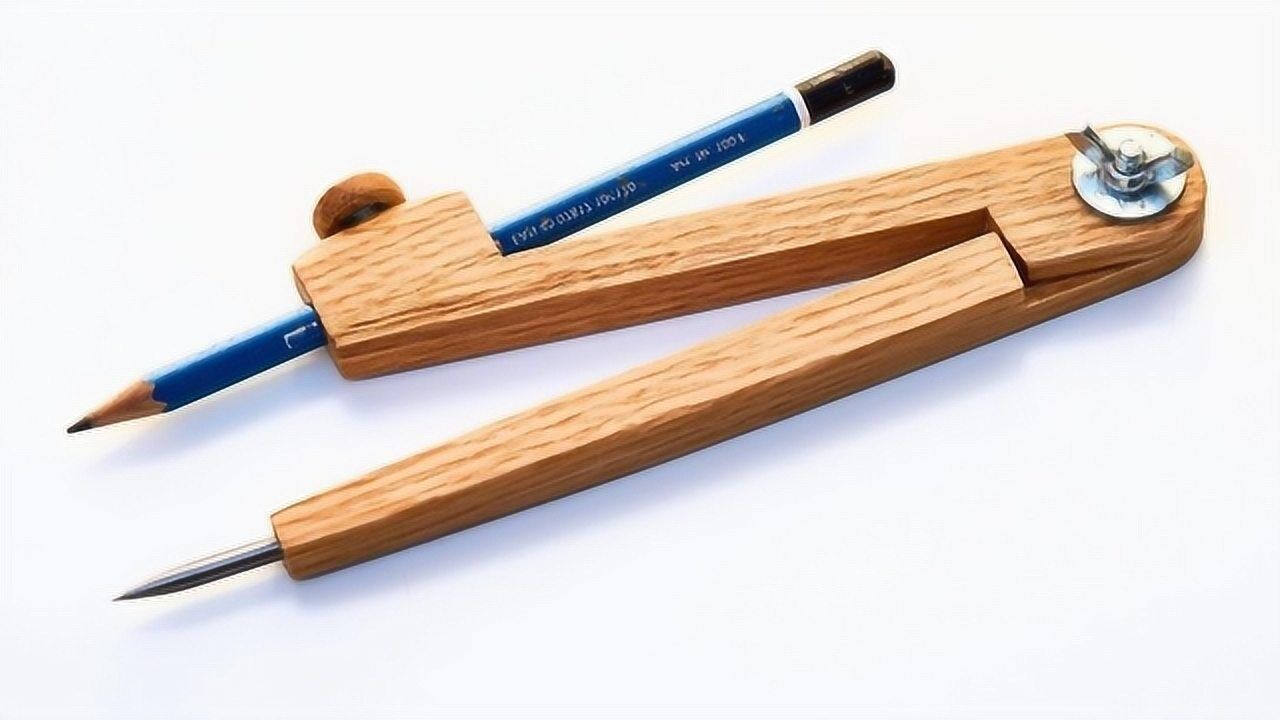 木匠用木头自制圆规,看到成品让人爱不释手