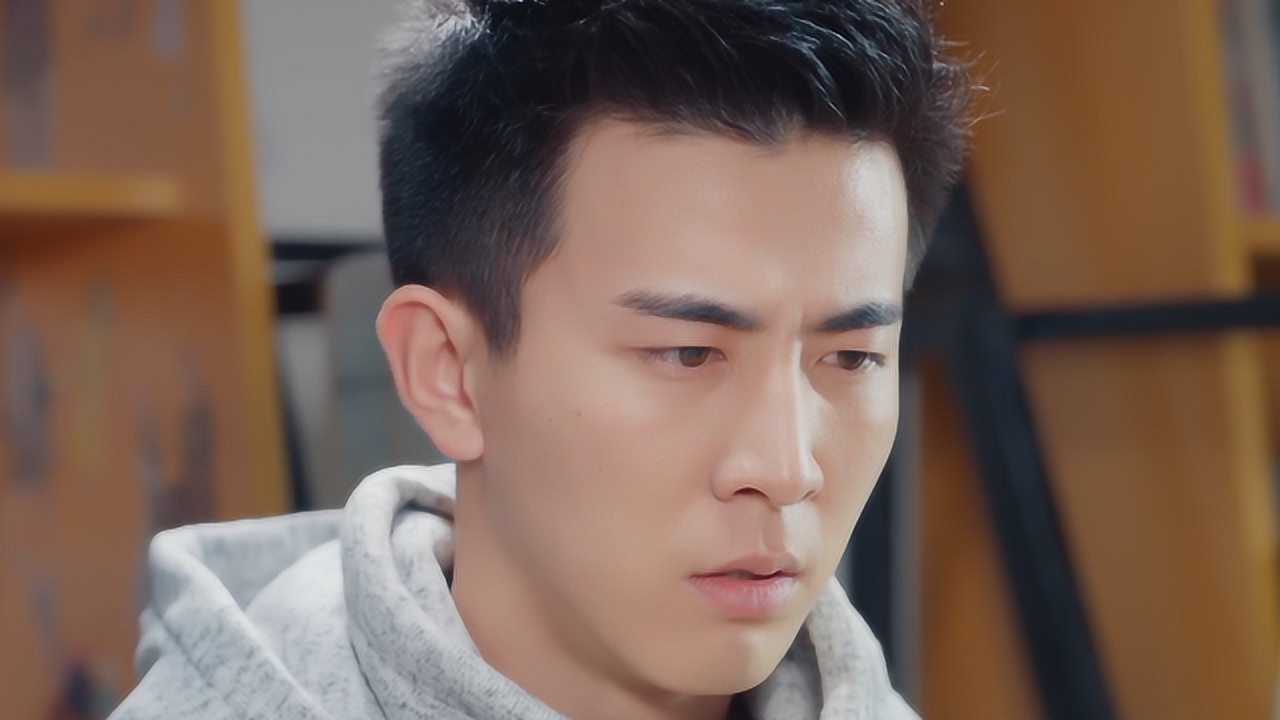 一起同过窗第二季第20集男生偷电玩游戏食物中毒住院小蟑螂奄奄一息