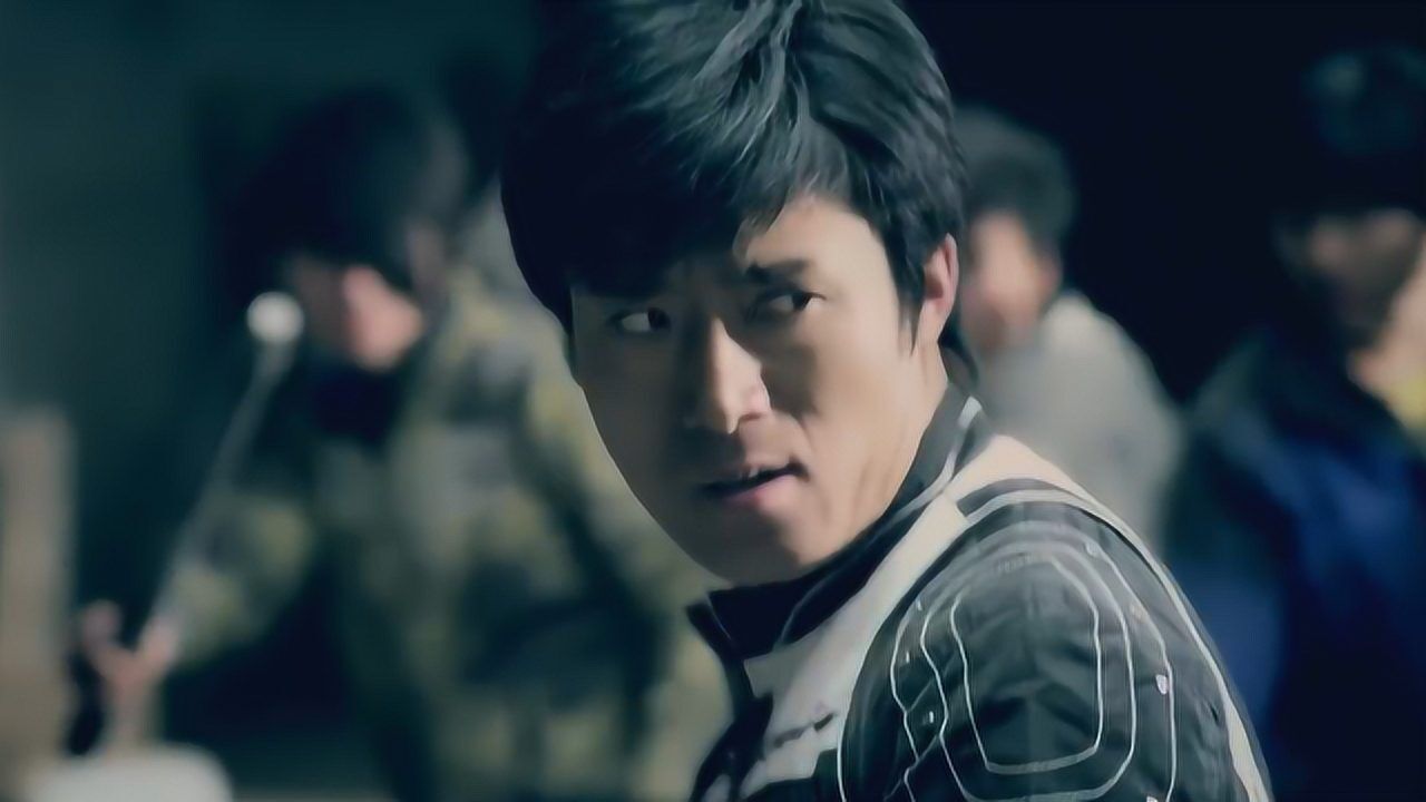 街头之王:岳峰不愧是街头之王,一个人打一群人,小混混不是对手