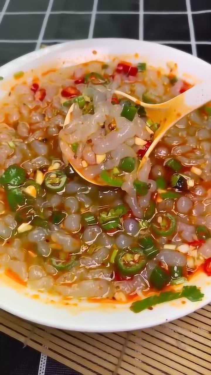 徐州有名小吃叫蛙鱼,1碗淀粉5碗水教你在家做,夏天必备开胃美食