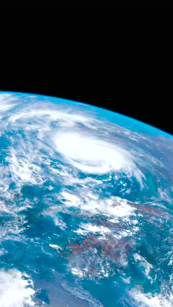 空间站拍到的龙卷风,场面太震撼了!