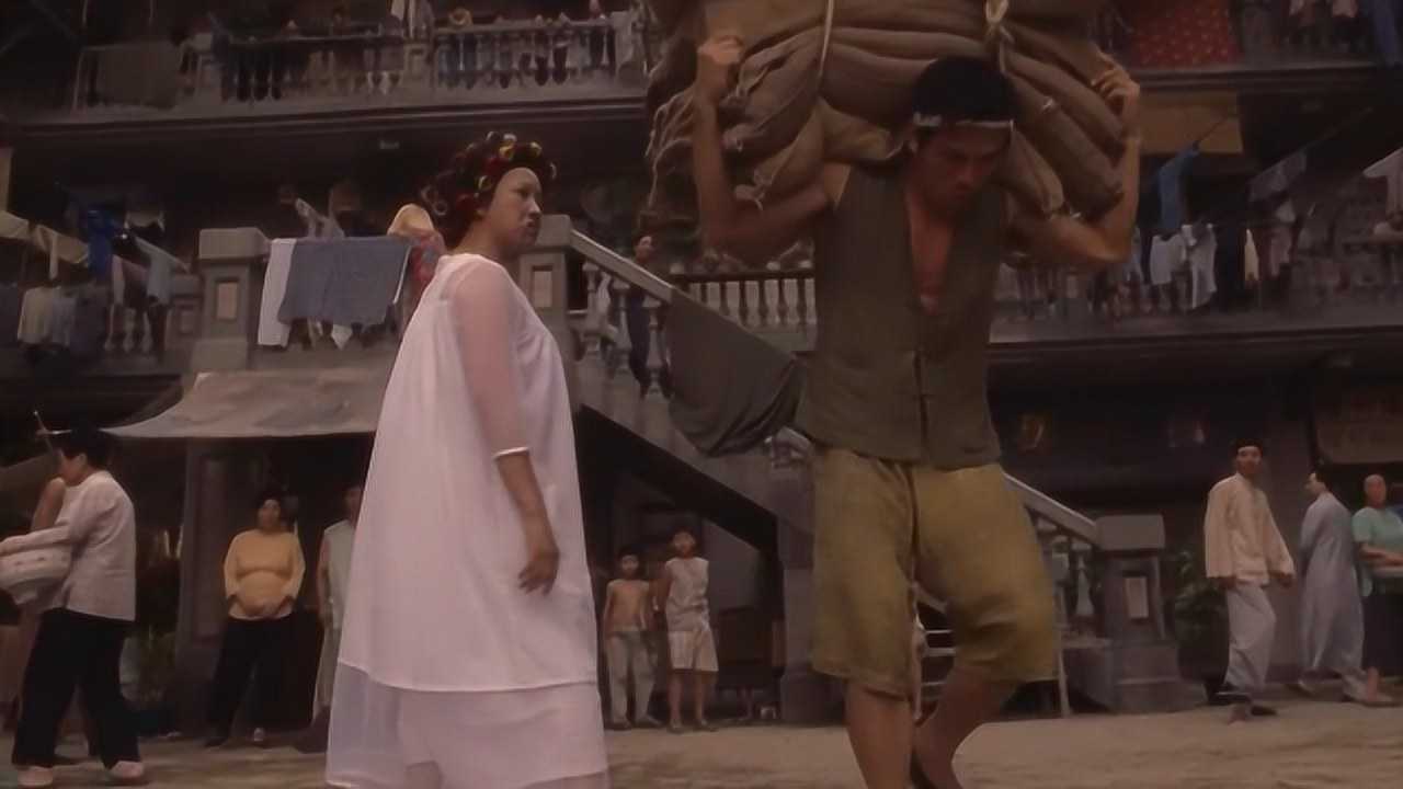 功夫:包租婆嘲讽苦力强,笨头笨脑,活该干一辈子苦力!