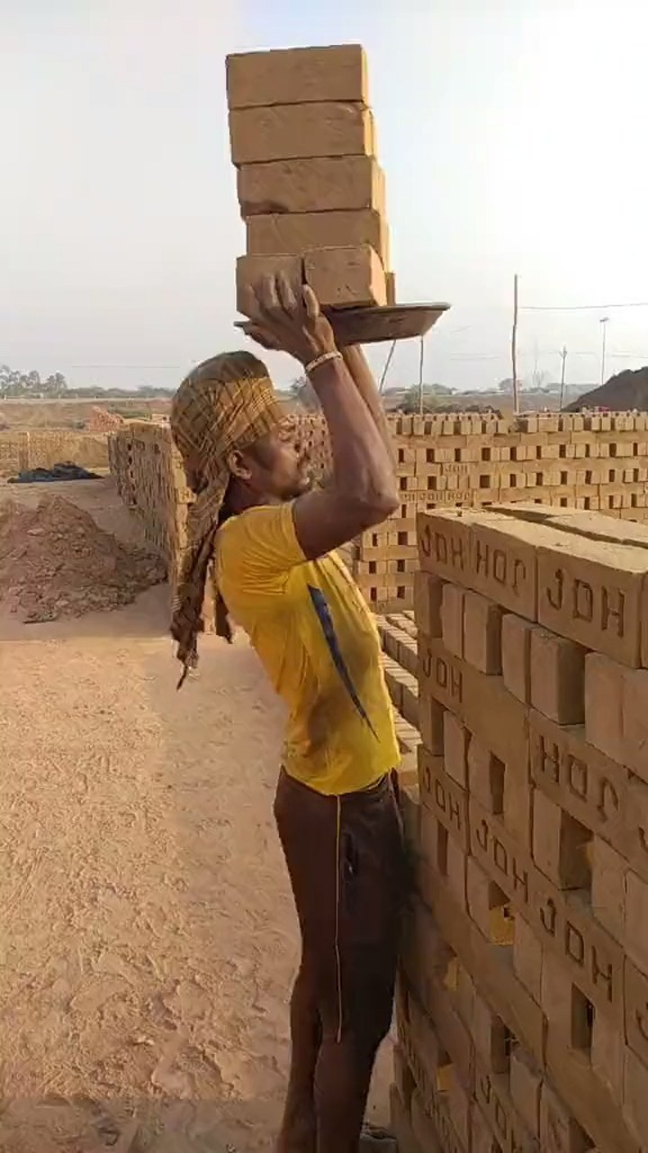度农村搬砖工的日常,搬砖都开挂!