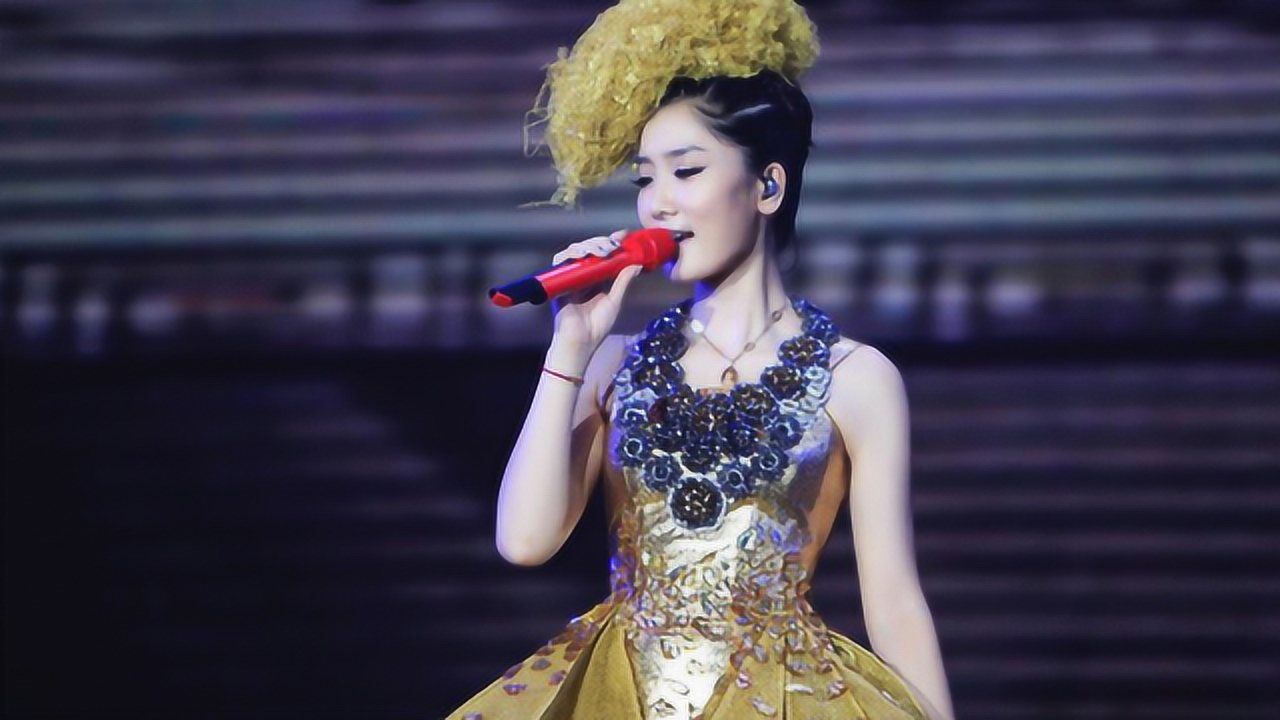 玲花独唱《乌兰巴托之夜》女音版,,没有搭档曾毅也唱的这么好听