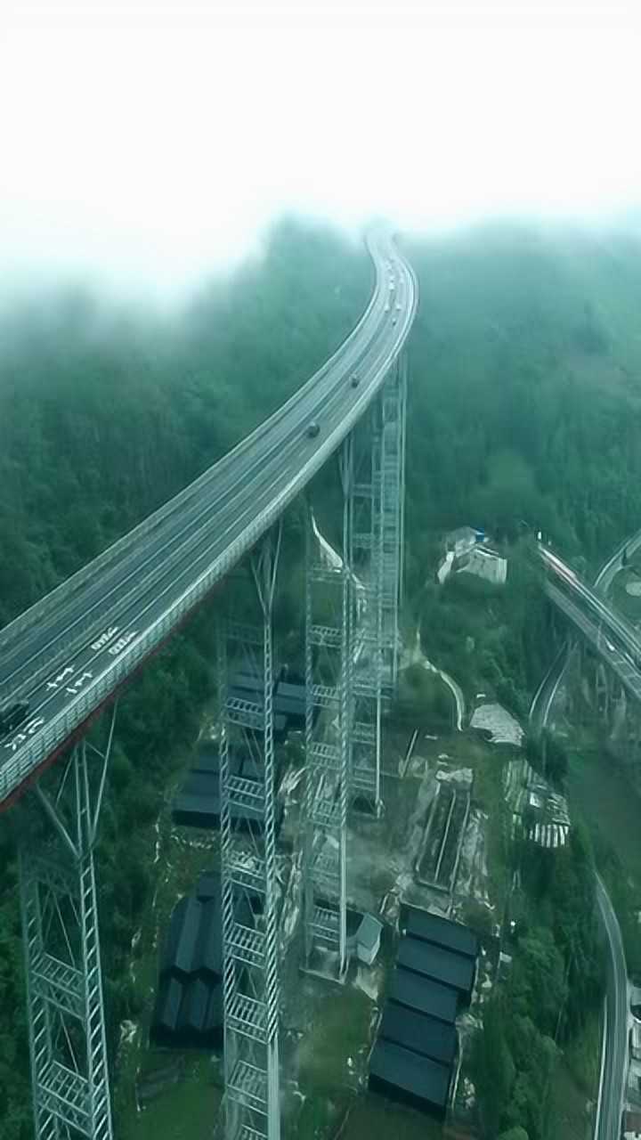中国最壮观的桥雅西高速干海子特大桥纯钢建成世界第一