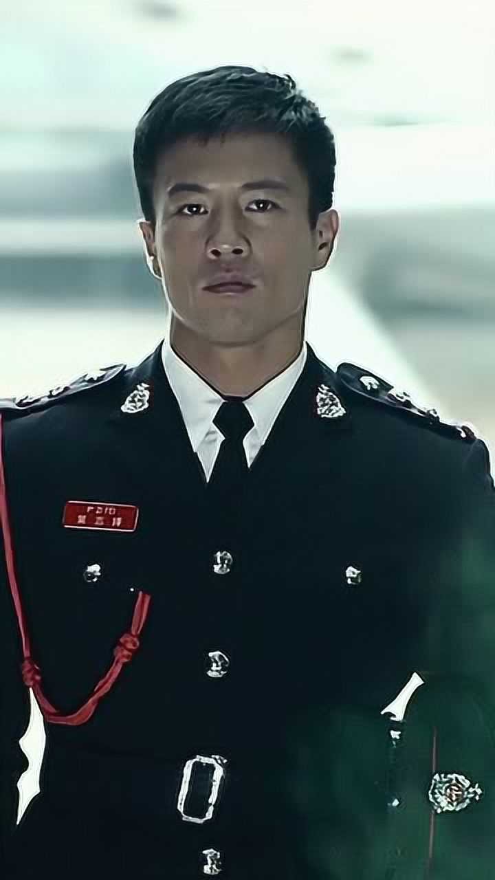 硬汉安志杰出场自带bgm抽雪茄的这个动作够我学一年