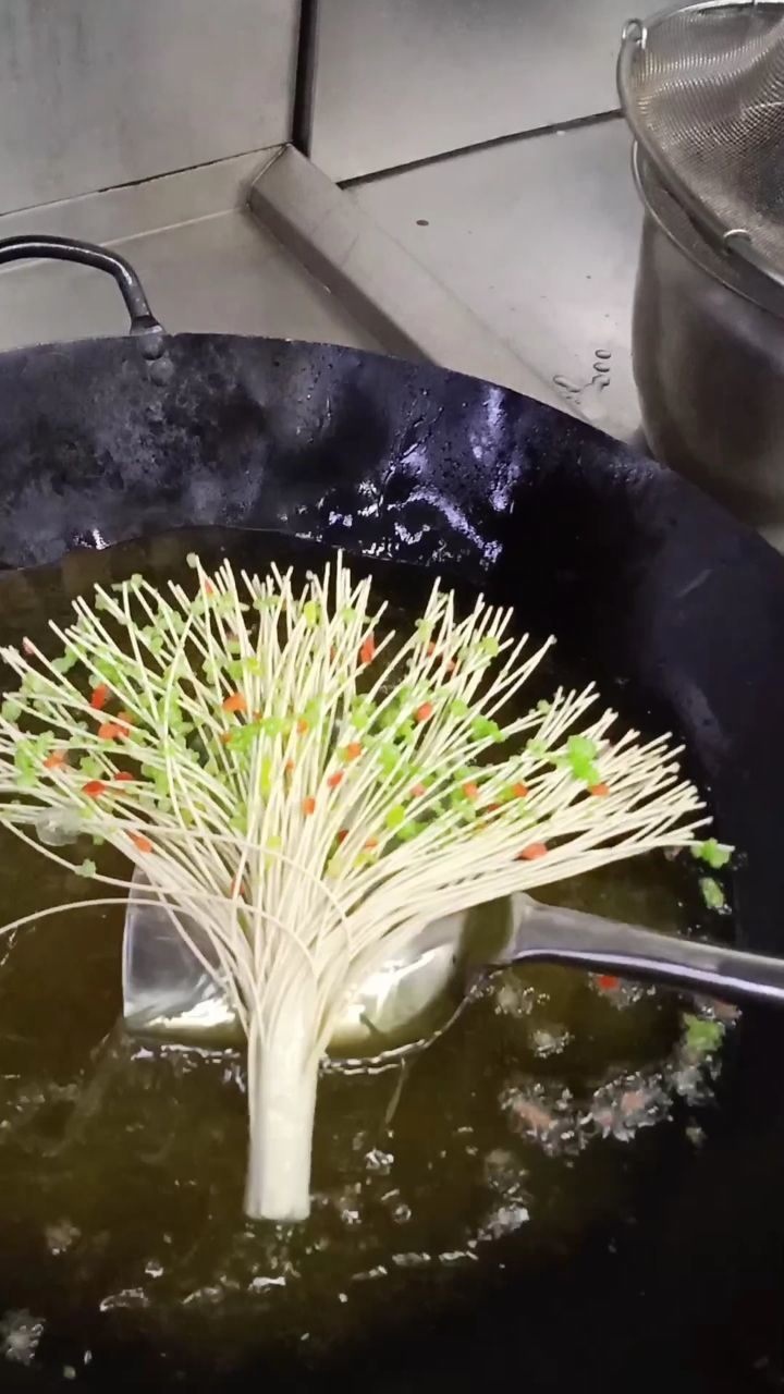 这样炸面条摆盘装饰老板娘都服了