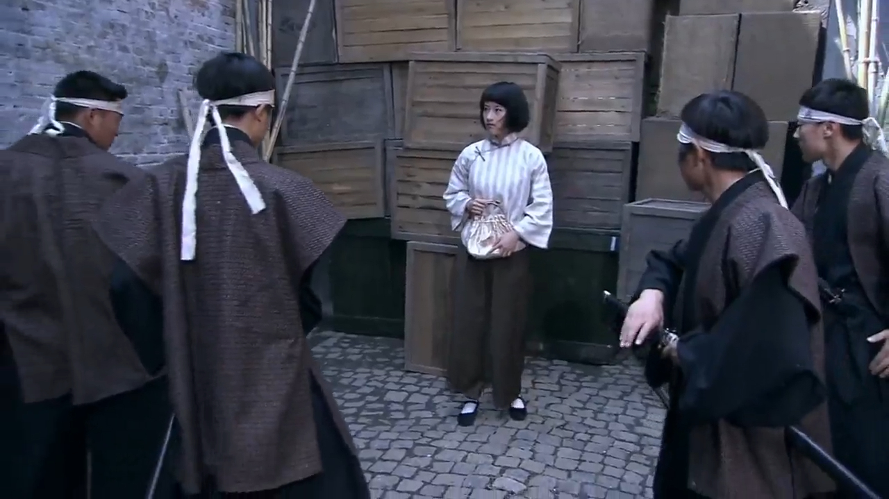 锁侠:小鬼子把女战士围住,没想到她是武功高手