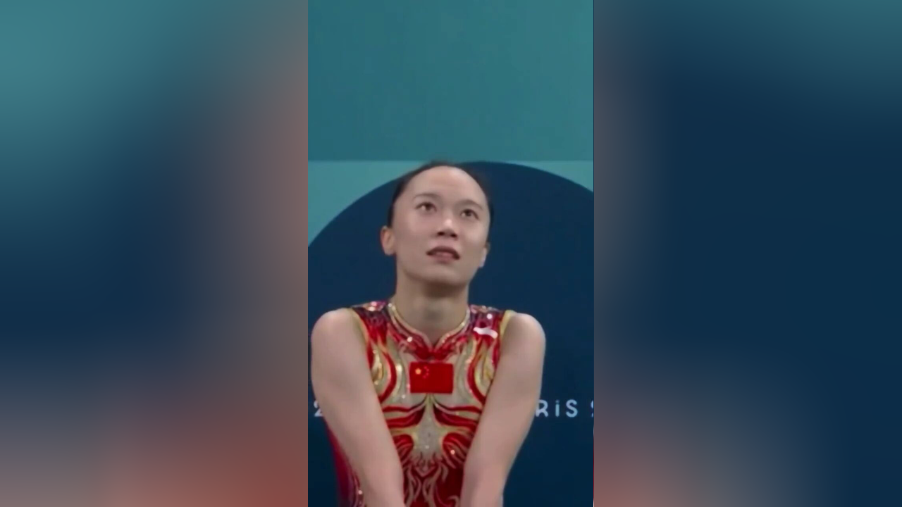 女子蹦床决赛,卫冕冠军朱雪莹以55.510分排名第四,无缘奖牌.