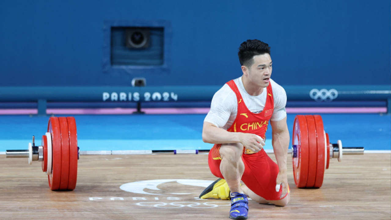 受伤致3次挺举失败,石智勇