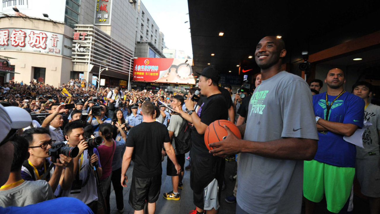 史上最疯狂的中国行!在中国的科比人气有多高?