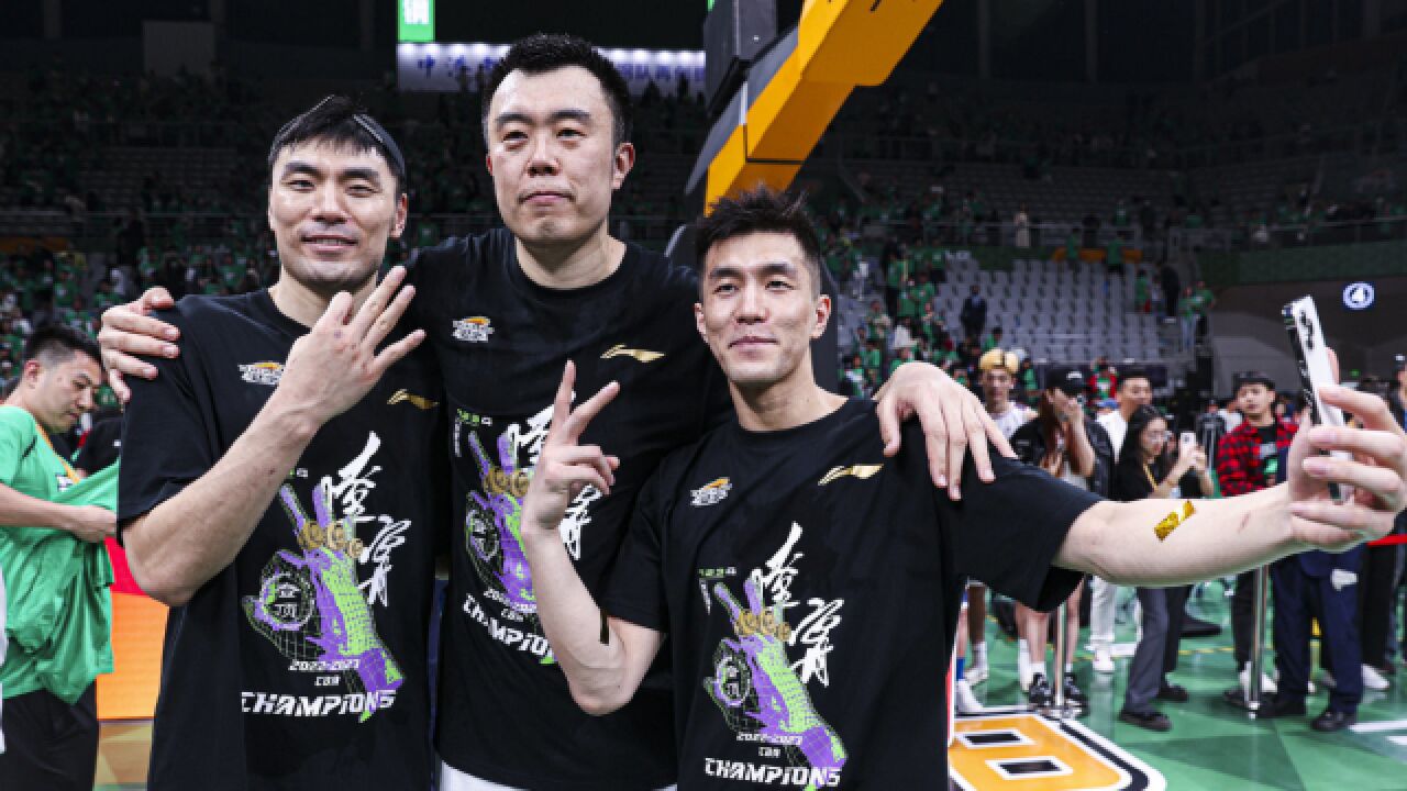 李晓旭帮助辽宁男篮夺得第三座总冠军奖杯后,会选择退役吗?