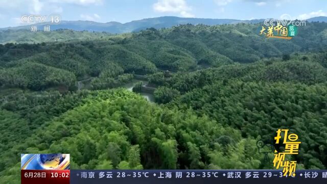 平凉:崆峒山峰峦叠嶂,泾河水奔流不息,白云簇簇团团在山腰翻涌