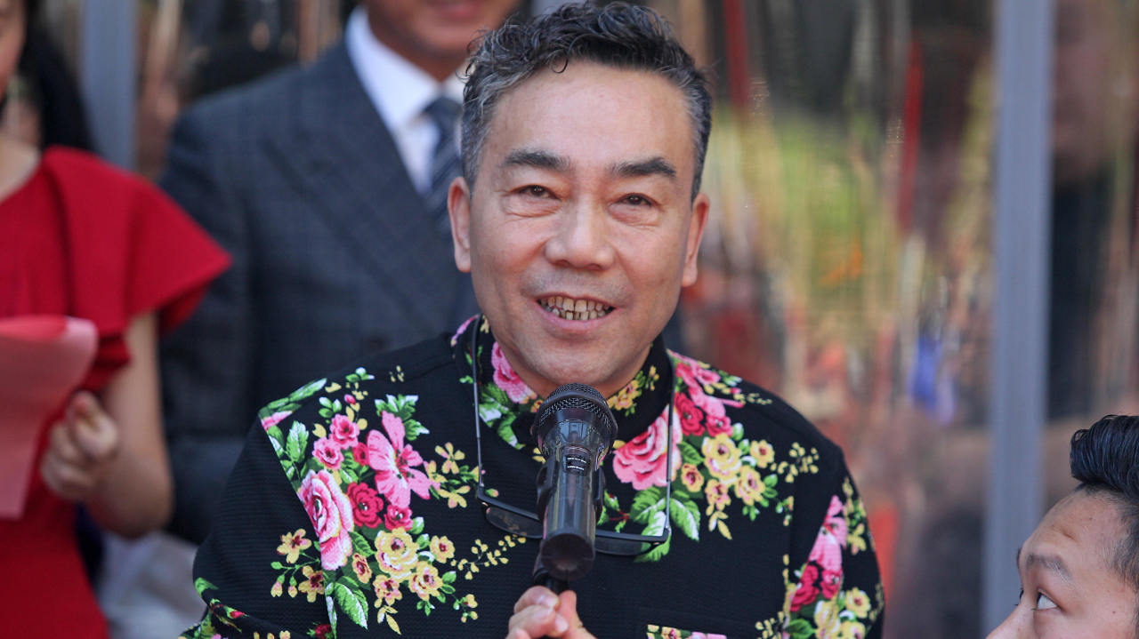 曾"打脸"郭德纲,给父亲买1900万摩托,天津的一哥杨议有多牛?