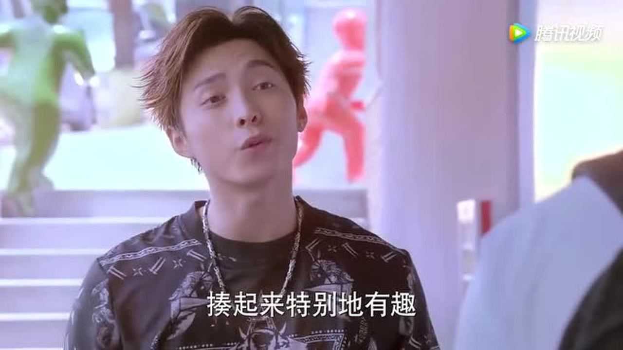 甜蜜暴击明朗看不惯哥哥被欺负上前打马奕辰真的太懂事了