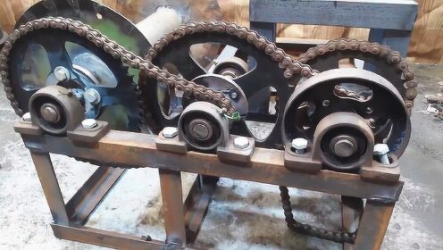 用摩托发动机diy一个绞盘机,使用效果还不赖,人有手艺就是强