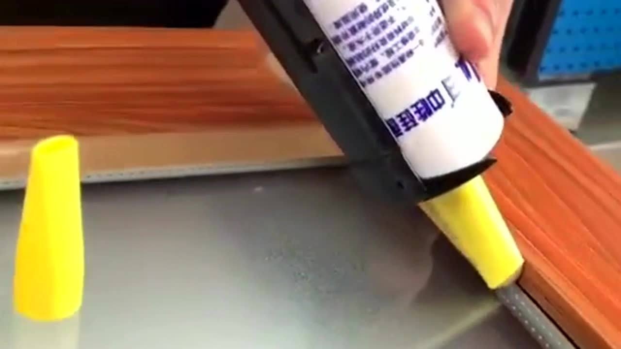 不管给门框打多好的胶,到时候还是会开胶,我太难了!_高清1080P在线观看平台_腾讯视频