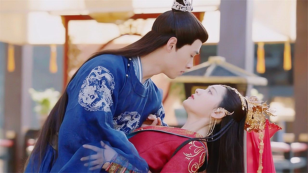 《明月照我心》大结局,李明月李谦甜蜜混剪,两人吻戏互撩超浪漫