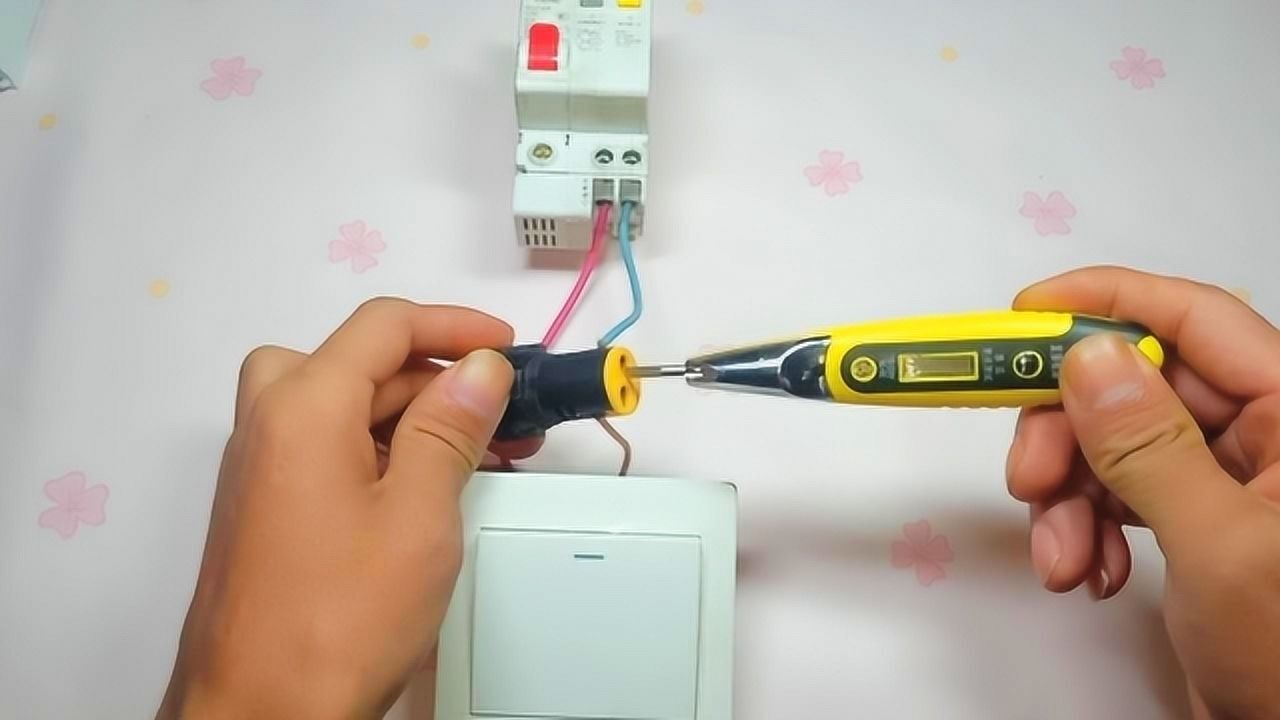 為什麼家裡火線零線都帶電?電工師傅:零線帶電無非就這3種原因