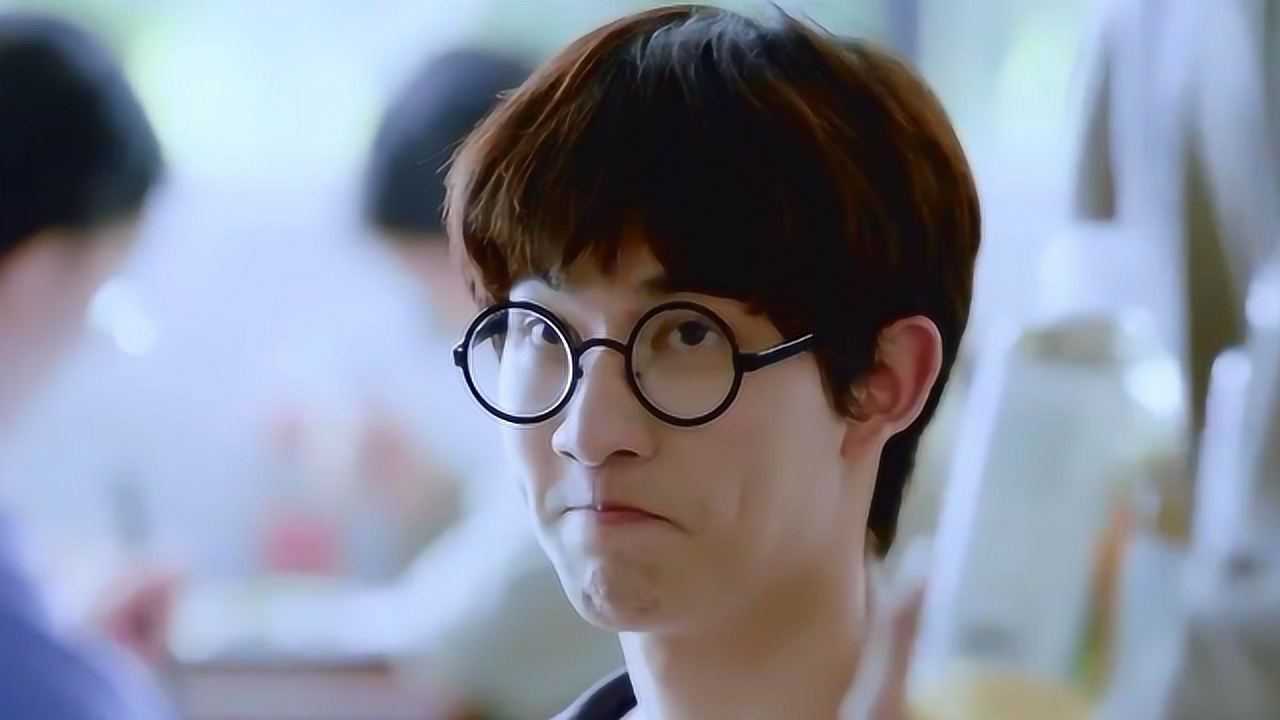 初恋那件小事:小迷弟扮猪吃老虎,卖乖示好淼淼,又年醋坛子翻了