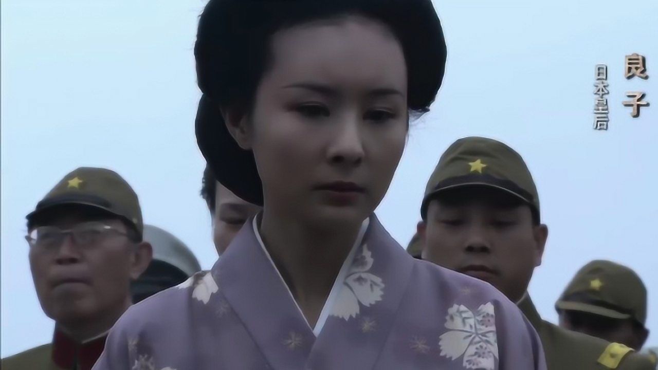 东方战场从中国运回来日本人的骨灰皇后亲自去迎接真解气