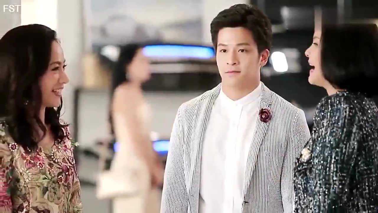 火之迷恋kankaew做车模故意引起choan注意太有心机了