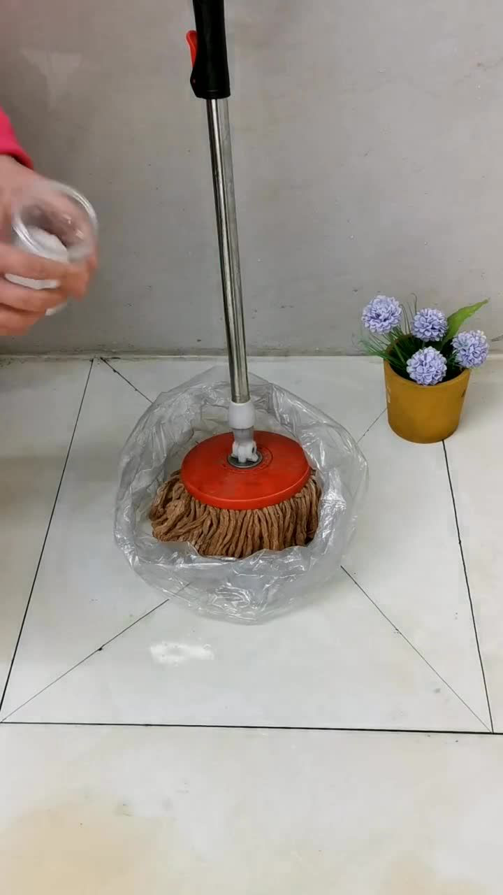 拖把脏了不要扔教你快速清理干净简单实用