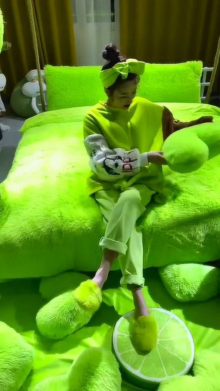 喜欢绿色的美女,从头绿到脚